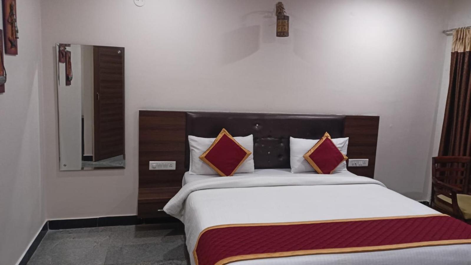 Picket And Bhaskar Hotels Pvt Ltd Srikakulam Ngoại thất bức ảnh